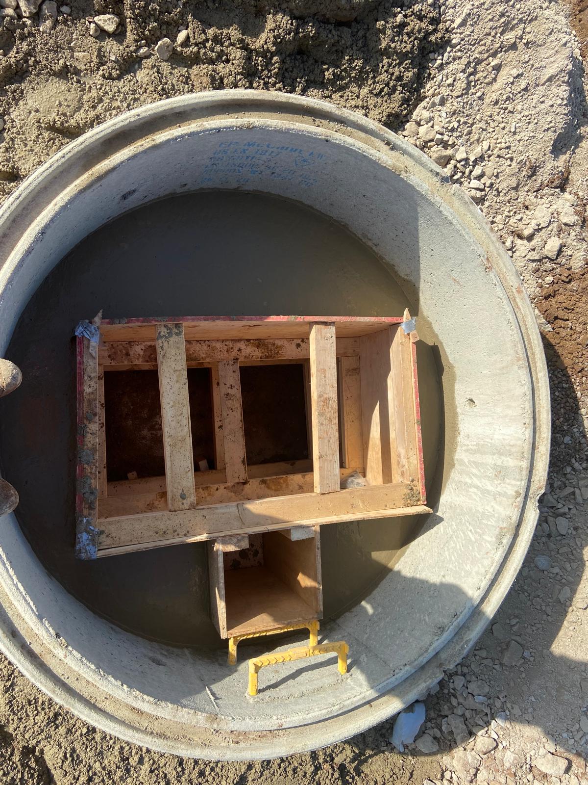 Excavation work with machinery